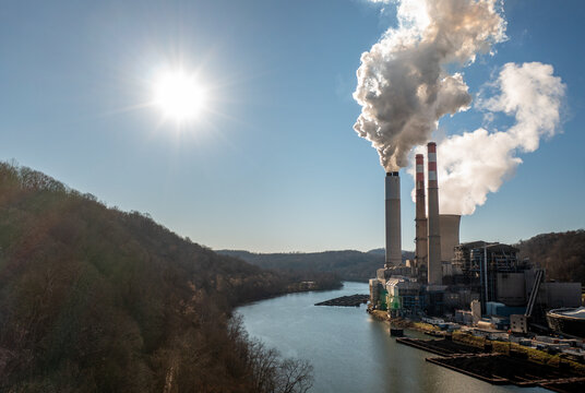Aerial view of the coal powered electricity power station known as Fort Martin outside Morgantown, WV