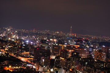 Fototapeta na wymiar 인왕산 서울 도심 야경, Inwang mountain, Night view of Seoul, Republic of Korea