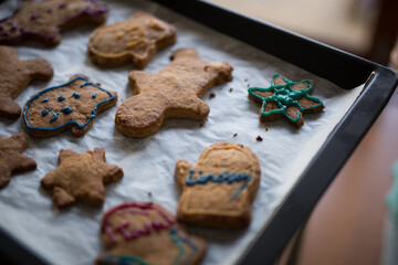 Baking tray gingerbread cookies christmas child decorate icing