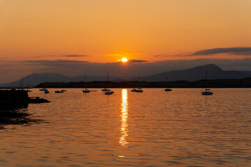 Naklejka premium sunset on the lake