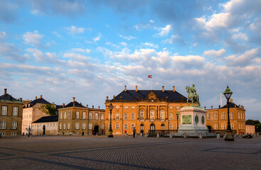 Fototapeta na wymiar Amalienborg Palace is The main residence of the Danish royal family, Amalienborg is actually a complex of four rococo palaces with identical façades.