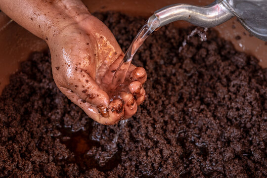 Hand of argal oil worker
