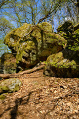 Felsenlabyrinth unterhalb der Ruine der Nordburg Lichtenstein in Lichtenstein, Naturpark Haßberge, Landkreis Hassberge, Unterfranken, Franken, Bayern, Deutschland