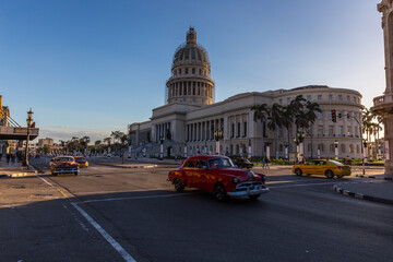 Fototapeta na wymiar Oldtimer near the Capitol in Havana