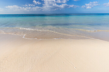 Fototapeta na wymiar secluded white sand beach in the tropical Cayo Levisa Island in Cuba
