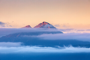 Blick von Hafling auf die Laugenspitze im Morgennebel, Südtirol © nemo1963