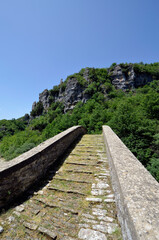 Obraz premium Greece, Medieval Stone Bridge