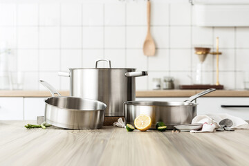 Stainless steel cookware