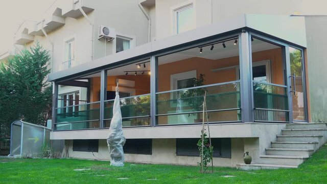 guillotine retractable window system