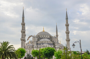 Fototapeta na wymiar View of the famous Blue Mosque Sultan Ahmet Cami in Istanbul Turkey