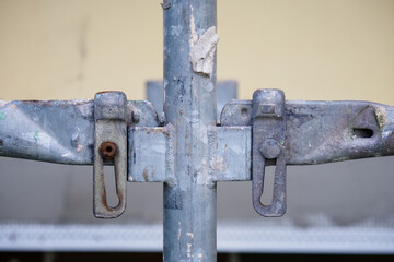 Locks for metal scaffolding construction.