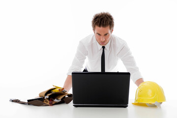 Geschäftsmann mit Laptop