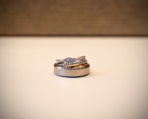 Obraz na płótnie Canvas gold and diamond engagement ring