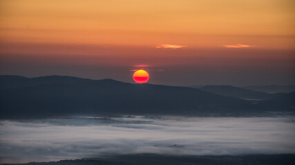 Wschód słońca w  Beskidach-Sunrise in the Beskids