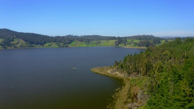 
Laguna torca , curico region del maule, viaje por chile drone shot traveling in