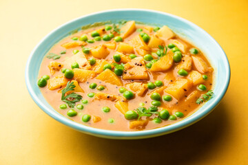 Aloo Mutter curry or green peas potato curry