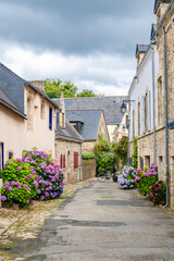 Fototapeta na wymiar Saint-Goustan in Brittany, in the Morbihan, typical street in the village 