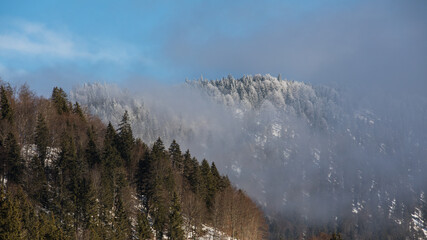 Schnee auf den Bergen