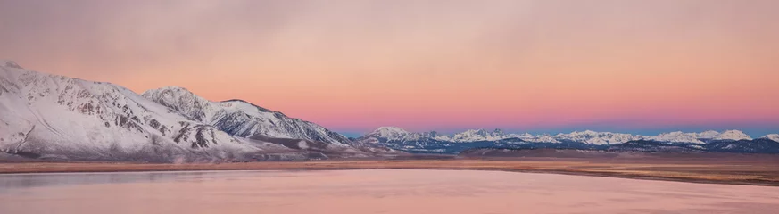 Gordijnen Lake in Sierra Nevada © Galyna Andrushko