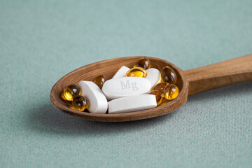 A complex of Mg ( magnesia, magnesium ) and vitamin D ( omega 3 ) capsules for treatment and human...