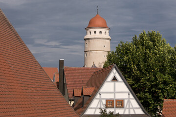Turm des Deininger Tor im historischen Nördlingen (Franken)