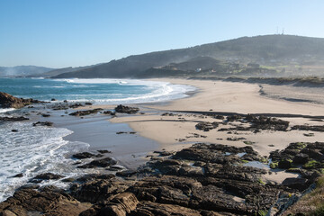 Fototapeta na wymiar Praia de Barrañán, Arteixo, A Coruña, sunny winter day on the Costa da Morte 