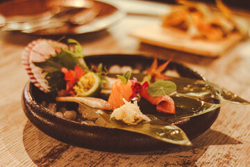 Gastro fusión comida mediterránea sushi