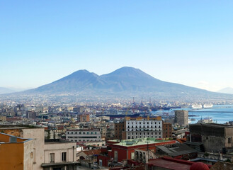 scenico panorama della bella citt&agrave; di napoli
