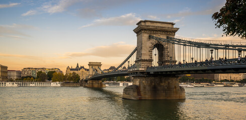 Fototapeta premium Chain bridge on Danube river in Budapest