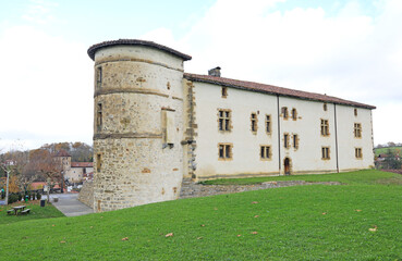 Fototapeta na wymiar castillo de los barones de Espelette ayuntamiento país vasco francés francia 4M0A8283-as21