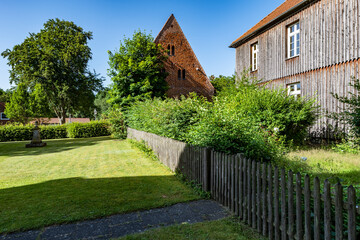 Fototapeta na wymiar rund um das Kloster Isenhagen