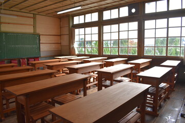 昭和レトロな小学校の教室
