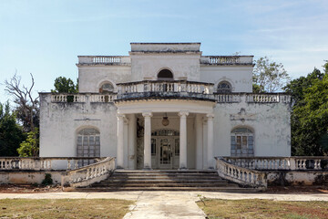 Obraz premium An abandoned colonial couse in Mexico
