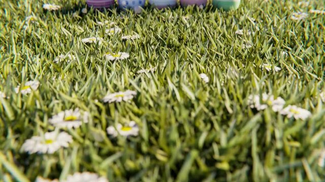 Pascua de Resurrecci&oacute;n! Frohe Ostern! Ostereier im Gras mit blauem Himmel - Thema Ostergr&uuml;&szlig;e - 3D 4K Animation