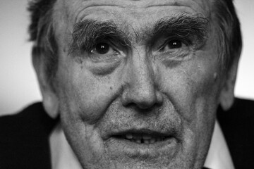 Obraz premium From life drawn face of an old man in the late 80s