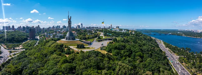 Foto op Plexiglas Aerial view of the Mother Motherland monument in Kiev. Historical sights of Ukraine. Beautiful scenic view of Kyiv. © ingusk