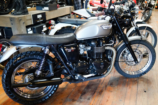 triumph bonneville tt custom motorcycle from mecatwin shop custom motorbike vintage