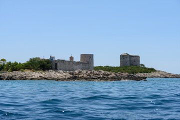 Fototapeta na wymiar Gospa od Mirista islet and Arza fortress, Montenegro.