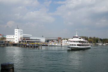 Fototapeta na wymiar Friedrichshafen am Bodensee, am Hafen