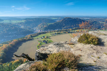 Fototapeta na wymiar Festung Koenigstein Blick vom Lilienstein - Castle Koenigstein in Elbe sandstone mountains in autumn