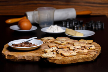 Stracciatella kekse mit Backzutaten