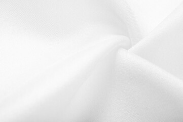 Bright white silk chiffon, fluttering in the wind like a daisy, shines like snow. Smooth hand of this satin-faced chiffon blends perfectly with your design ideas