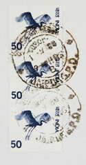 briefmarke stamp vintage retro alt old gestempelt used frankiert cancel papier paper indien vögel bird india kranich crane blue blau papier paper 50 streifen