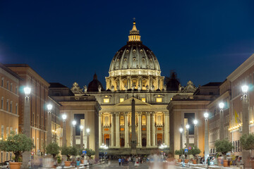 Fototapeta premium Saint Peter's Square and St. Peter's Basilica in Rome, Vatican, Italy