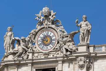Fototapeta na wymiar Saint Peter's Square and St. Peter's Basilica in Rome, Vatican, Italy