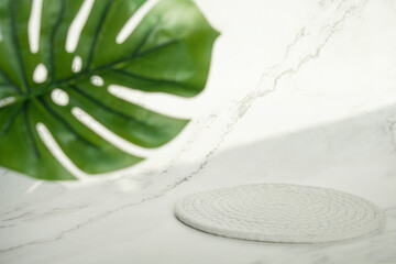 제품촬영을 위한 연단과 대리석 배경