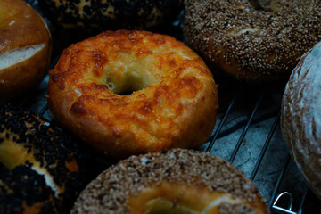 Sour bagels are delicious and mellow. Several pieces are placed on the grill.