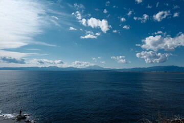 江ノ島の富士山と釣り人