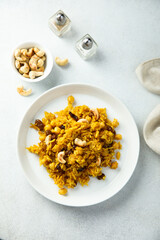 Spicy rice with raisins and cashew
