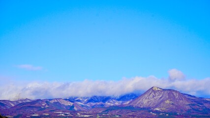 Fototapeta na wymiar 雲がかかり夕暮れが綺麗な群馬県赤城山